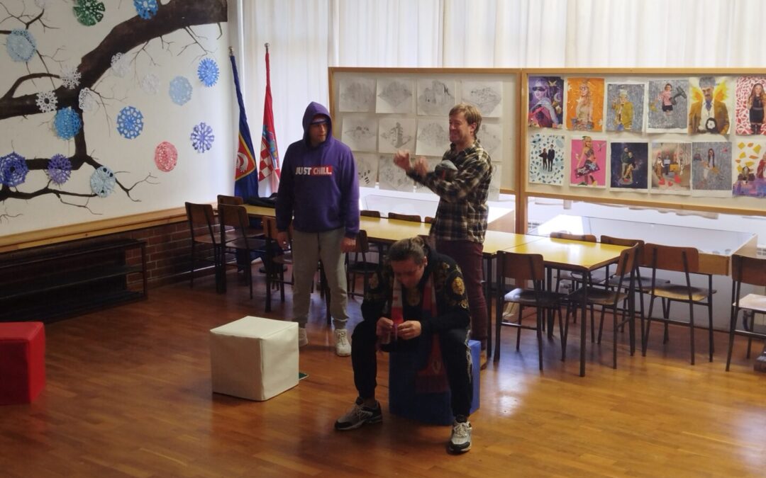 Predstava „Raspucavanje „