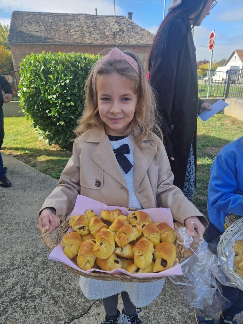 IMG-0d42dc5aae8d6e0a11b9d6624e82804a-V