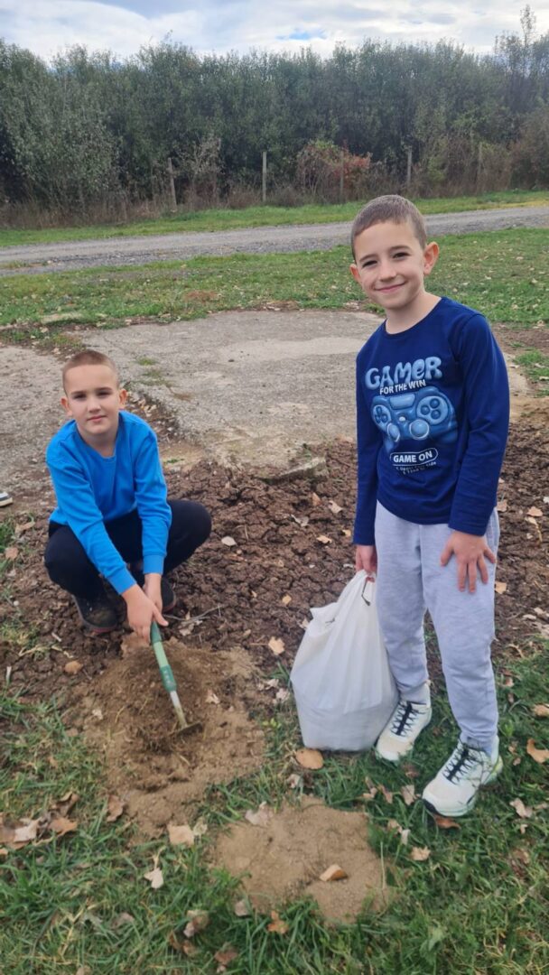 IMG-32a37937c28420b2912b9df66e4112f3-V